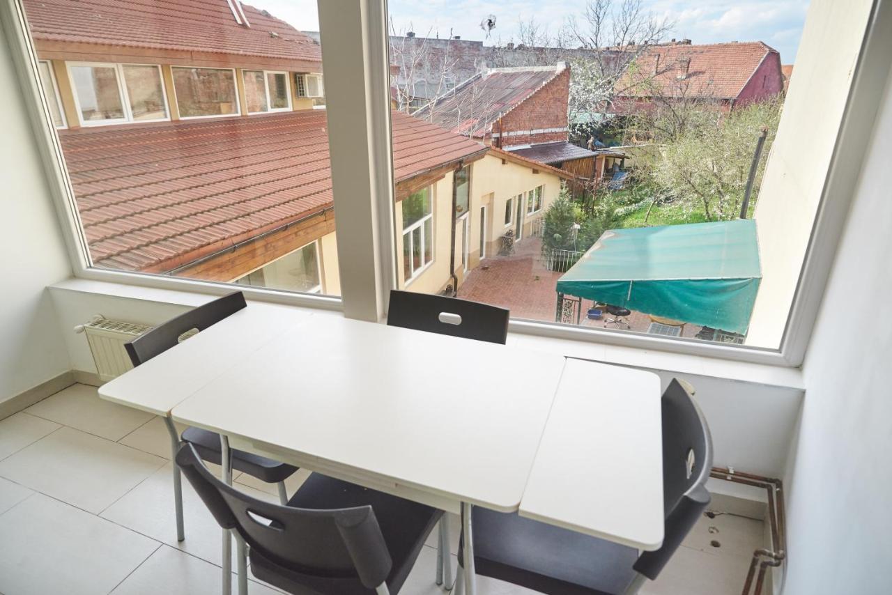 Zen House Hostel Timisoara Bagian luar foto